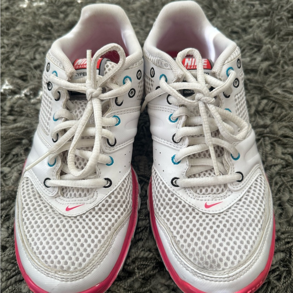 Nike training HYPERTR  white size 6
